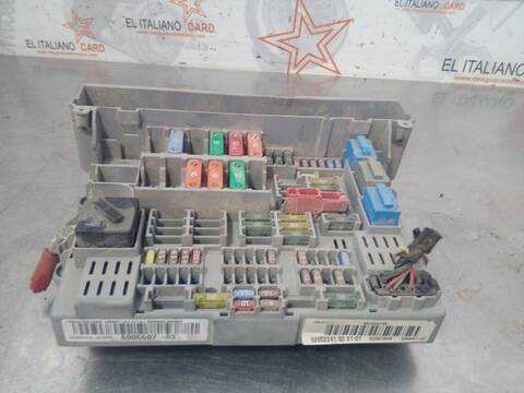 Foto 2ª: Caja Reles Fusibles Bmw Serie 1 114 BERLINA 170CV 125KW (2004)