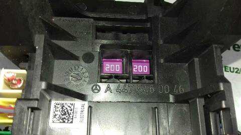 Foto 3ª: Caja Reles Fusibles Mercedes Clase V 200 136CV 100KW (2014)
