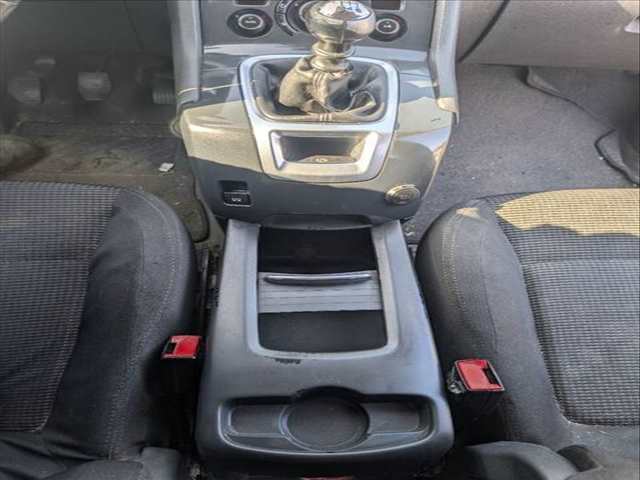Foto 2ª: Consola Central Peugeot 5008 PREMIUM 109CV 80KW (2009)