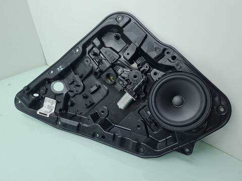 Foto 1ª: Elevalunas Manual Trasero Izquierdo Mercedes Clase A 140 A 45 AMG 4-MATIC 176.052) 381CV 280KW [133980] (2017)