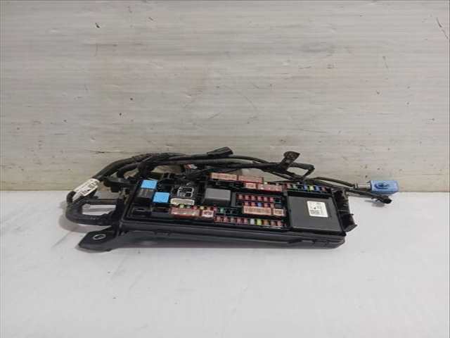 Caja Reles Fusibles Toyota Corolla 1.8 HYBRID ZWE211) 122CV 90KW
