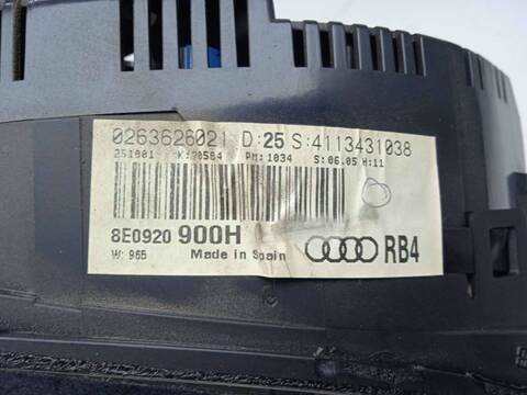 Foto 3ª: Cuadro de Instrumentos Audi A4 3.0 QUATTRO BERLINA 220CV 162KW [ASN] (2002)