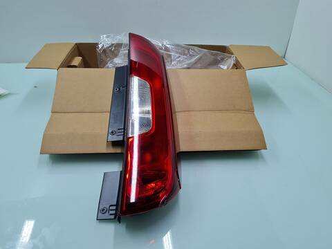 Piloto Trasero Derecho Fiat Doblo EASY 95CV 70KW