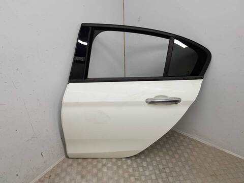 Puerta Trasera Izquierda Fiat Tipo TIPO 2022-)