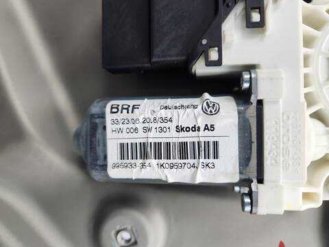 Foto 3ª: Elevalunas Manual Trasero Derecho Skoda Octavia RS BERLINA 200CV 147KW [BWA] (2008)