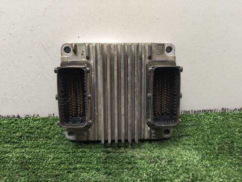 Centralita Motor ECU Opel Astra 1.6 F69) 84CV 62KW