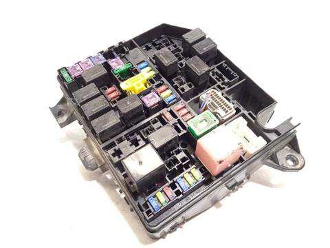 Caja Reles Fusibles Mitsubishi Eclipse MOTION 2WD 163CV 120KW
