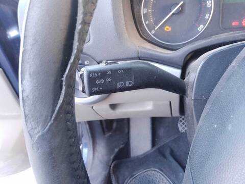 Foto 2ª: Mando Multifuncion Skoda Octavia ACTIVE BERLINA 105CV 77KW [BXE] (2008)