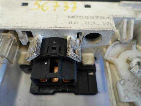 Foto 3ª: Mando Calefacción A. A. Mitsubishi Montero 1.8 GDI H66W) 120CV 88KW [4G93] (2001)