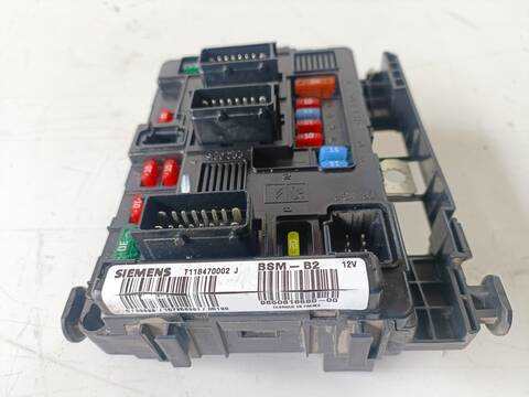 Foto 3ª: Caja Reles Fusibles Peugeot Partner COMBI PLUS 90CV (2002)
