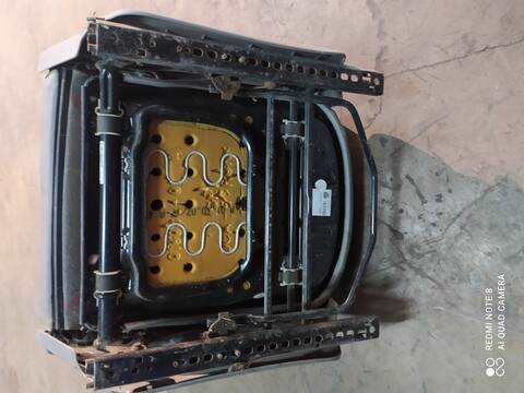 Foto 2ª: Asiento Delantero Izquierdo Volkswagen Crafter CAJA CERRADA 30 BATALLA CORTA 109CV 80KW [BJK] (2008)