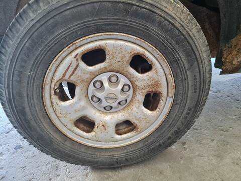 LLanta Chapa Nissan Pathfinder GASOLINA