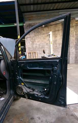 Foto 2ª: Puerta Delantera Derecha Hyundai Trajet 2.0 CRDI 2000-2008 [D4EA] (2003)