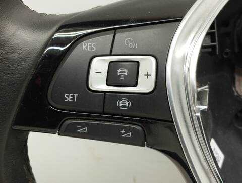 Foto 2ª: Volante Volkswagen T-Roc BASIS 116CV 85KW [DTRD] (2021)