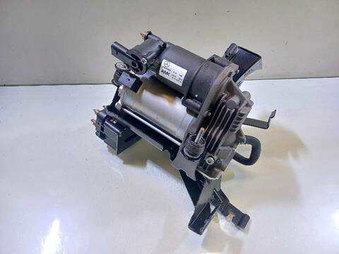 Foto 1ª: Bomba de Suspension Mercedes Clase V 200 V 220/250/300 D AVANTGARDE EXTRALARGO 447.815) 239CV 176KW (2019)