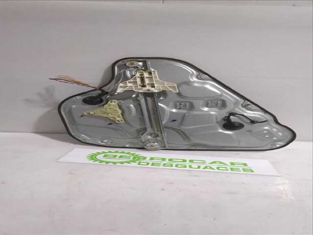 Foto 3ª: Elevalunas Manual Trasero Derecho Hyundai i30 1.6 CRDI 90CV [D4FB] (2007)