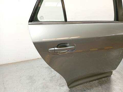 Foto 2ª: Puerta Trasera Derecha Toyota Avensis 2.0 D-4D ADT270_) 124CV 91KW [1AD] (2014)
