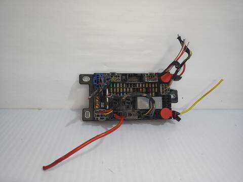 Foto 2ª: Caja Reles Fusibles Jaguar E Pace 2.0 D150 AWD 150CV X540) [204DTD(AJ20D4) 204DTF(AJ20D4)] (2017)