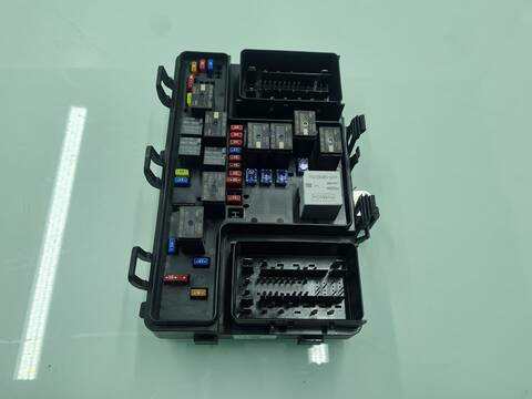 Caja Reles Fusibles Ford Ranger DOBLE CABINA 4X4 XLT LIMITED 170CV 125KW