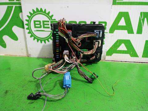 Foto 2ª: Caja Reles Fusibles Peugeot 307 1.6 16V HDI BERLINA 90CV 66KW [9HVDV6ATED4] (2005)