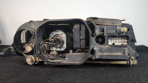 Foto 2ª: Faro Izquierdo Volkswagen Touareg TDI R5 174CV 128KW (2003)