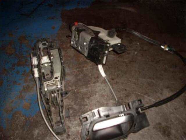 Foto 2ª: Cerradura Puerta Trasera Izquierda Citroen C4 1.6 HDI 90 [9HP (DV6DTED)]