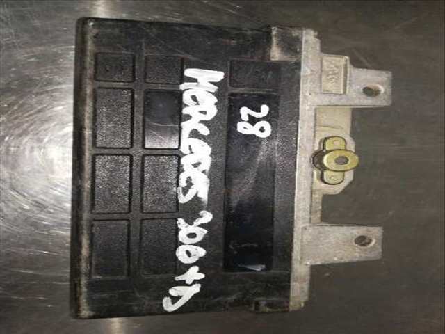 Foto 2ª: Centralita Abs Mercedes Clase C 160 BERLINA 136CV 100KW (1982)