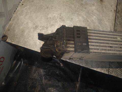 Foto 3ª: Intercooler Renault Laguna EMOTION PLUS COUPE 150CV 110KW [M9RA8] (2010)