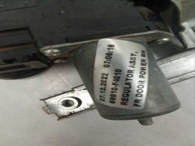 Foto 4ª: Elevalunas Eléctrico Delantero Derecho Toyota CHR 1.8 HYBRID ZYX10_ ZYX11_) 122CV 90KW [2ZR-FXE] (2023)