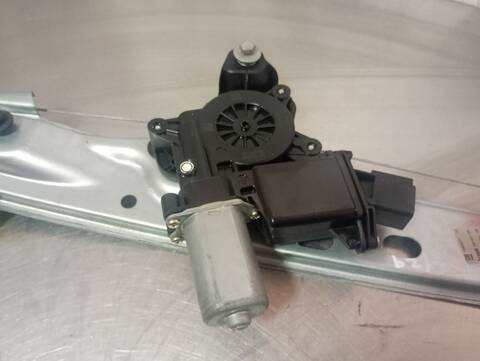 Foto 2ª: Elevalunas Manual Trasero Izquierdo Opel Astra SELECTIVE START/STOP 110CV 81KW [B16DTE] (2016)