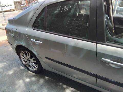 Foto 3ª: Puerta Trasera Derecha Renault Laguna AUTHENTIQUE 120CV 88KW [F9Q C7] (2002)