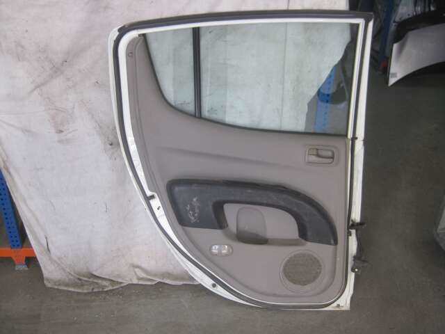 Foto 3ª: Puerta Trasera Izquierda Mitsubishi L200 2.5DID [4D56] (2006)