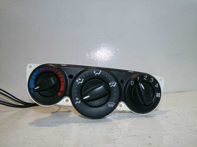 Foto 1ª: Mando Calefacción A. A. Ford Focus 1.8 TDDI SEDAN, 1998-2004 [C9DB] (2001)