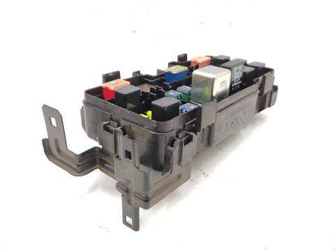 Foto 2ª: Caja Reles Fusibles Honda Crv 2.0 RD5) 150CV 110KW II RD_) [K20A4] (2005)