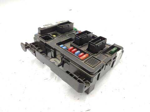 Foto 2ª: Caja Reles Fusibles Peugeot Partner 2.0 HDI 90CV 66KW [RHY] (2005)