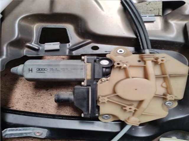 Foto 2ª: Elevalunas Eléctrico Trasero Derecho Audi A3 1.9 TDI AMBIENTE [1.9 LTR. - 96 KW TDI] [ASZ]