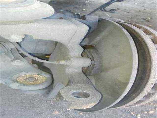 Foto 2ª: Mangueta Delantera Izquierda Iveco Daily EINZELKABINE 35 C... RADSTAND 4100 146CV 107KW [F1CE3481J·B] (2013)