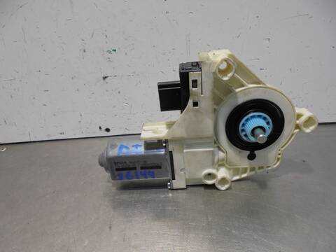 Foto 4ª: Elevalunas Eléctrico Delantero Izquierdo Audi A4 BASICO AVANT 143CV 105KW [CAG] (2008)