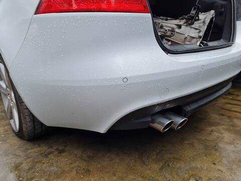 Foto 3ª: Paragolpes Trasero Jaguar XE PORTFOLIO 180CV 132KW (2016)