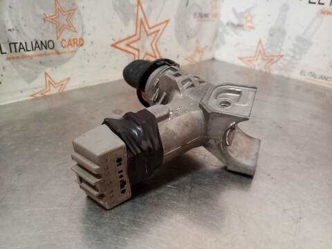 Foto 2ª: Antirrobo Ford Transit AMBIENTE 75CV 55KW [UGCB] (2015)