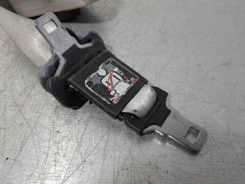 Foto 3ª: Cinturón Trasero Central Renault Clio AUTHENTIQUE 75CV 55KW [D4F G7] (2004)