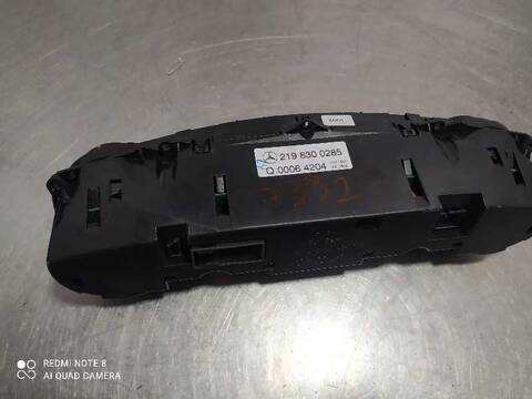 Foto 1ª: Mando Climatizador Mercedes Clase C 160 350 219.356) 272CV 200KW [272964] (2004)