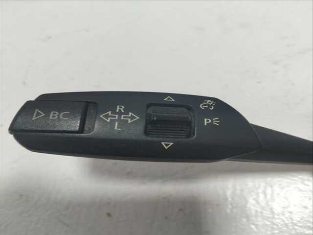 Foto 2ª: Mando Multifuncion Bmw Serie 1 114 118D 2 TD CAT 143CV [N47D20A] (2004)