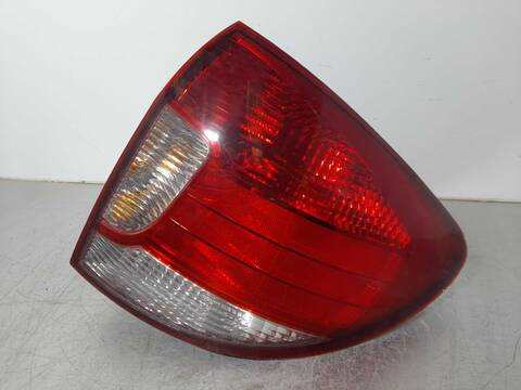 Piloto Trasero Derecho Kia Rio IPANEMA BERLINA 97CV 71KW