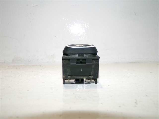 Foto 2ª: Botonera Elevalunas Citroen Berlingo 1.9 D 1996-2002 [WJZ] (2001)