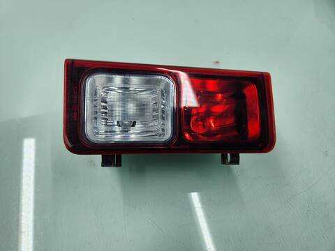 Piloto Trasero Derecho Renault Trafic AUTHENTIQUE 121CV