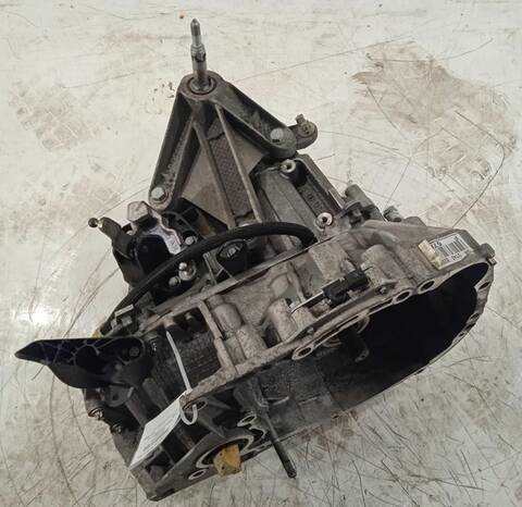 Foto 1ª: Caja Cambios Renault Clio 1.2 16V 75CV 55KW [D4F740] (2005)