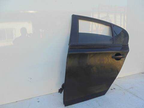 Foto 3ª: Puerta Trasera Izquierda Bmw Serie 1 114 2.0 16V BERLINA 143CV 105KW [N47D20C] (2010)