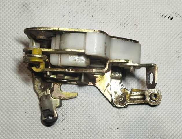 Foto 3ª: Cerradura Puerta Delantera Derecha Nissan Patrol 3.3 D SD33 (1987)