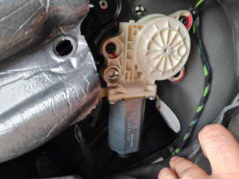 Elevalunas Manual Trasero Izquierdo Mercedes Clase C 160 280 219.354) 231CV 170KW